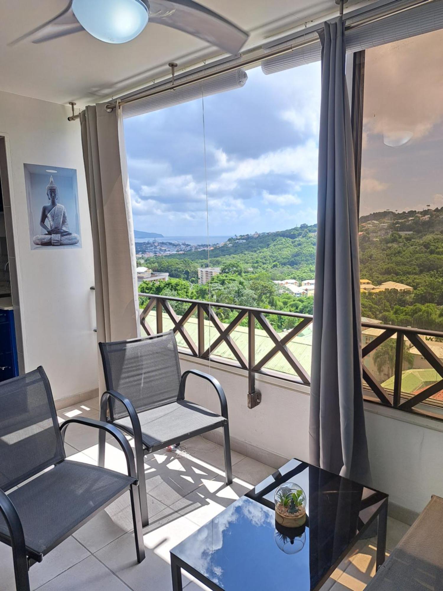 Super appartement T3 proche de tout sans vis-à-vis Fort-de-France Esterno foto