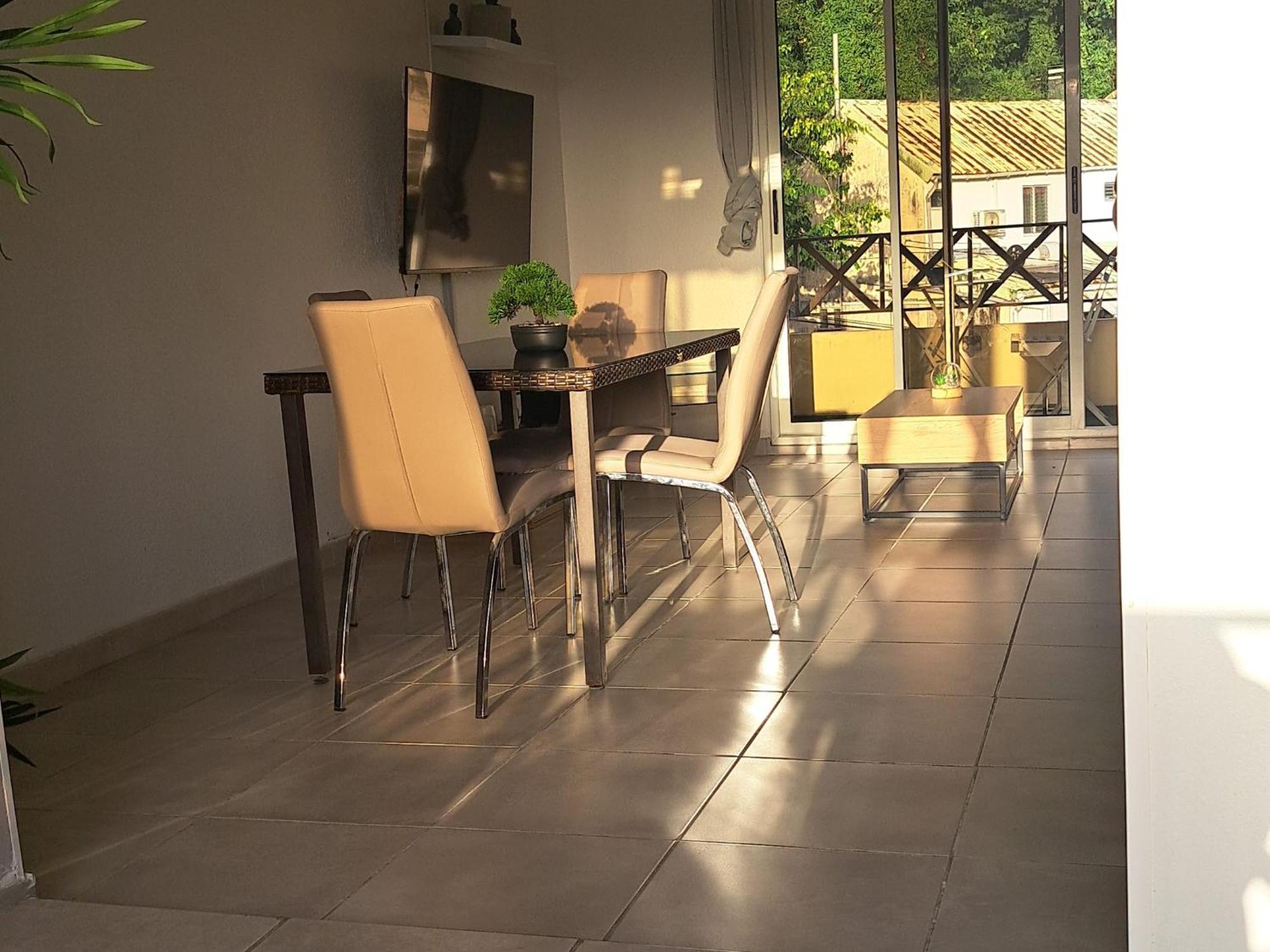 Super appartement T3 proche de tout sans vis-à-vis Fort-de-France Esterno foto